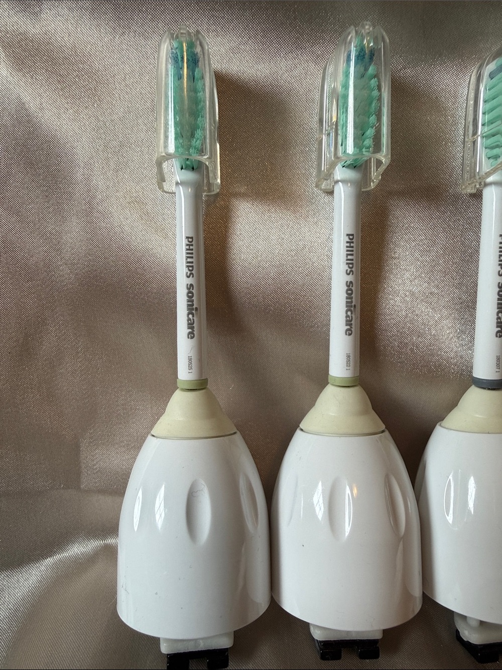 Philips Sonicare set of Seven White Electric Toothbrush Replacement Heads - Picture 2 of 3